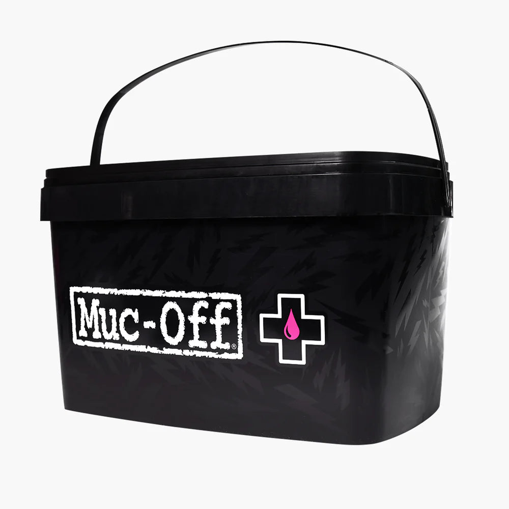Muc-Off 8 in 1 motorcycle cleaning kit voorzijde emmer