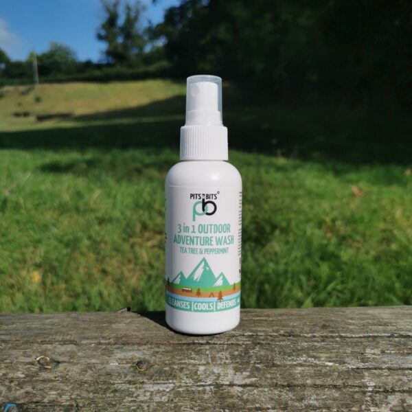 PITS and BITS Apple Shampoo - 100ml op een balk in de natuur