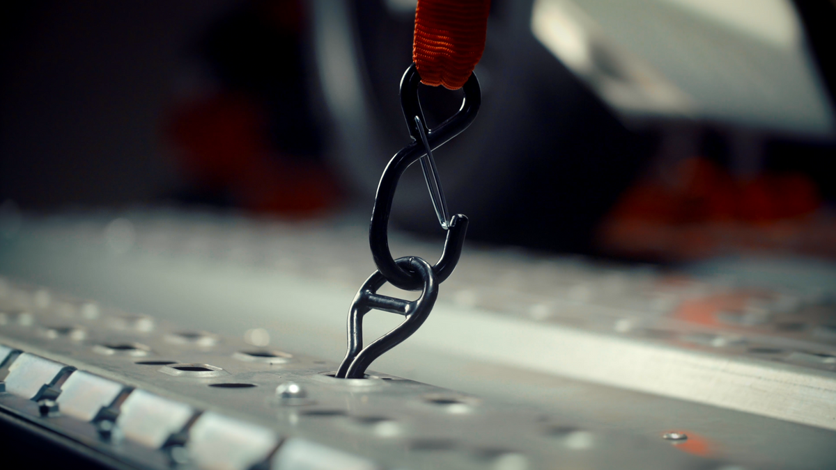 ACEBIKES Multi Hook spanband gehaakt aan de hook