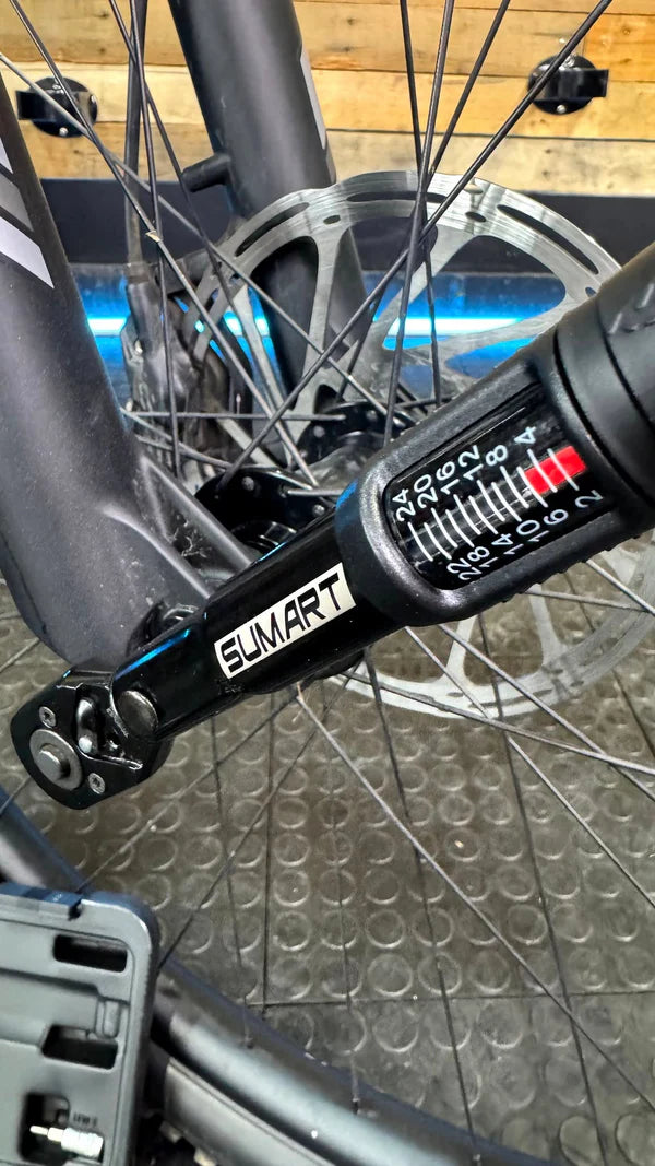 SUMART TORQ-12 momentsleutel set in gebruik