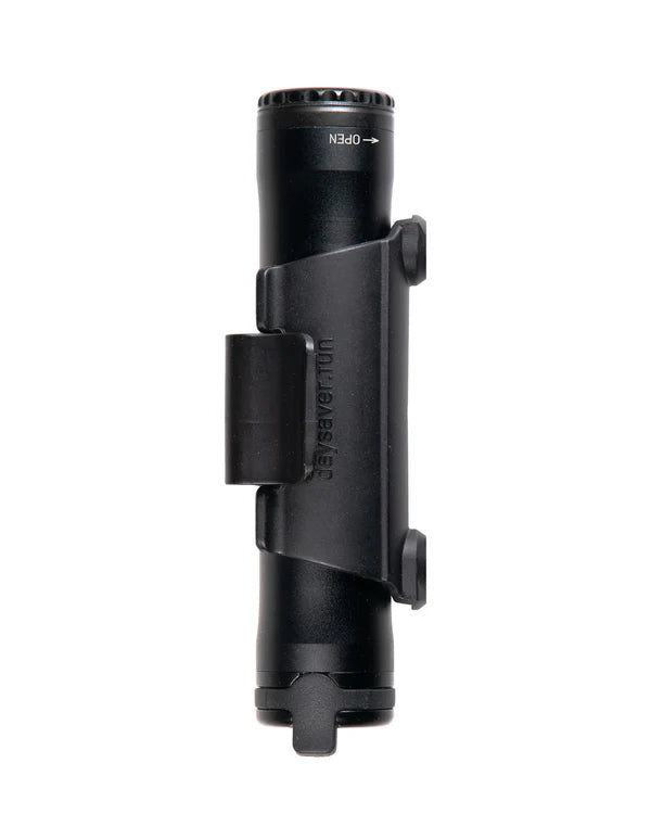 DAYSAVER Incredible Pump in de houder geplaatst