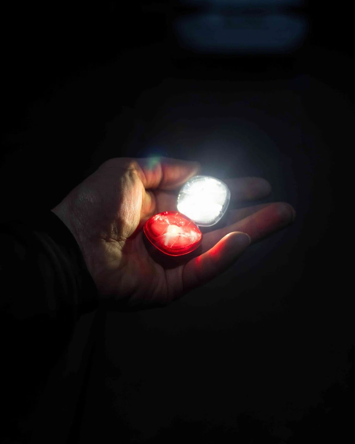 Craft Cadence Light Buds brandend in de hand