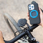 Quad Lock Out Front Mount PRO V2 fietshouder verpakking - gemonteerd me wireless charger en klaar voor de mag case met telefoon