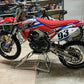 RISK RACING Ride On Lift RR1 - FOTO VAN EEN KLNAT MET ZIJN CROSSMOTOR