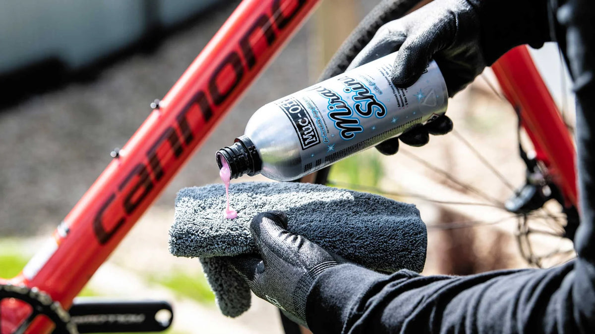 MUC-OFF Miracle Shine 500ml – aanbrengen op een doek