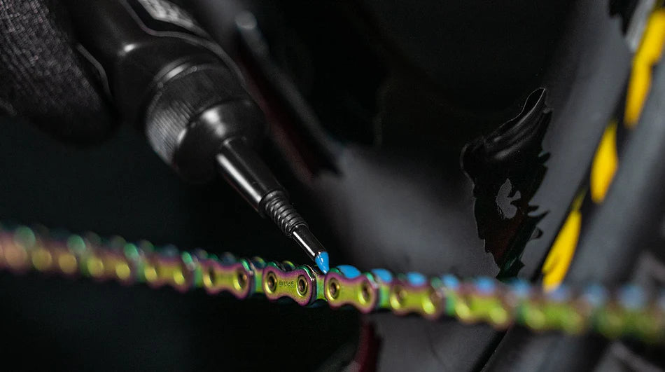 Muc-Off Hydrodynamic Chain Lube - mooie lijn op de fietsketting