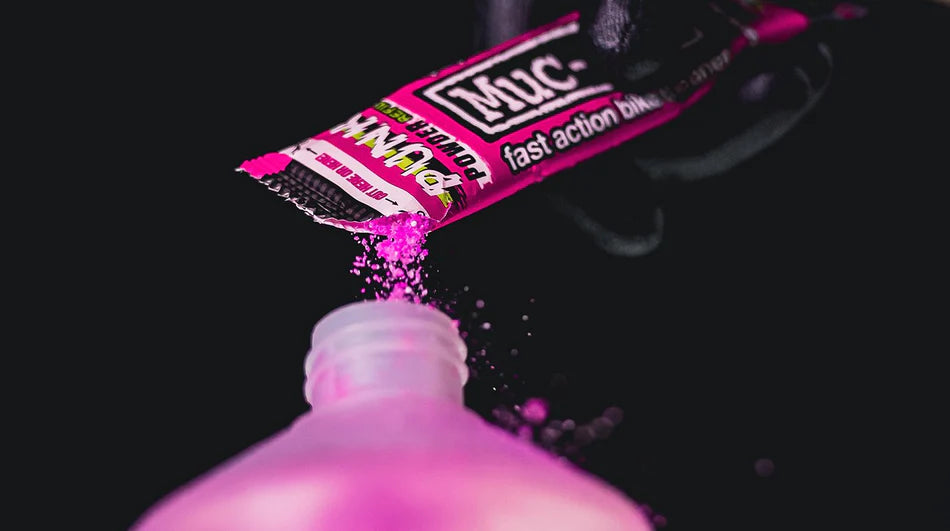 Muc-Off Punk Powder Cleaner  – doseren in een fles