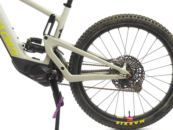 AMS Honeycomb Frame Guard Full op de achtervork