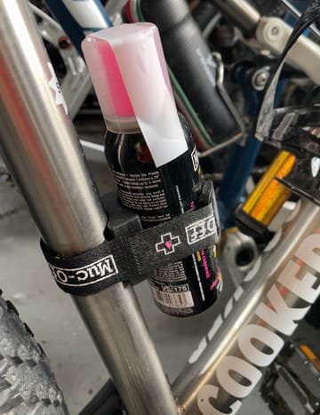 MUC-OFF bam! utility belt in combinatie met de BAM bus