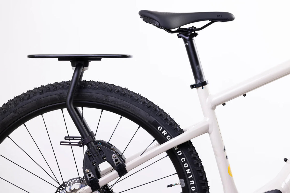 AEROE SPIDER PANNIER RACK GEMONTEERD OP DE MTB