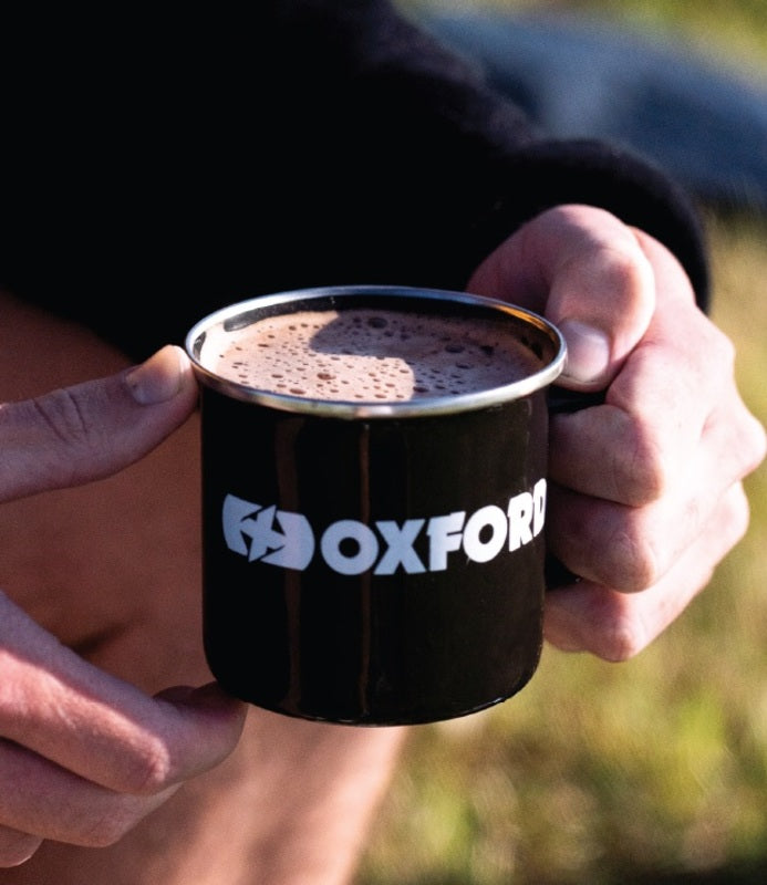 OXFORD emaille camping mug - in gebruik met chocolade melk