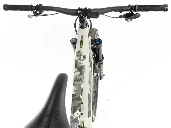 AMS Honeycomb Frame Guard Full geplakt op bovenbuis