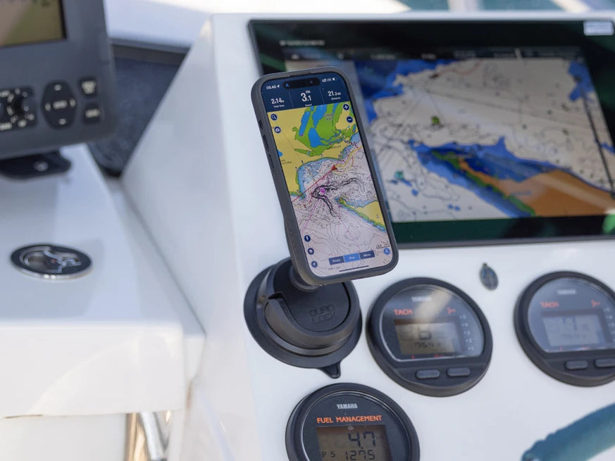 Quad Lock 360 Suction Base - op een boot geplakt