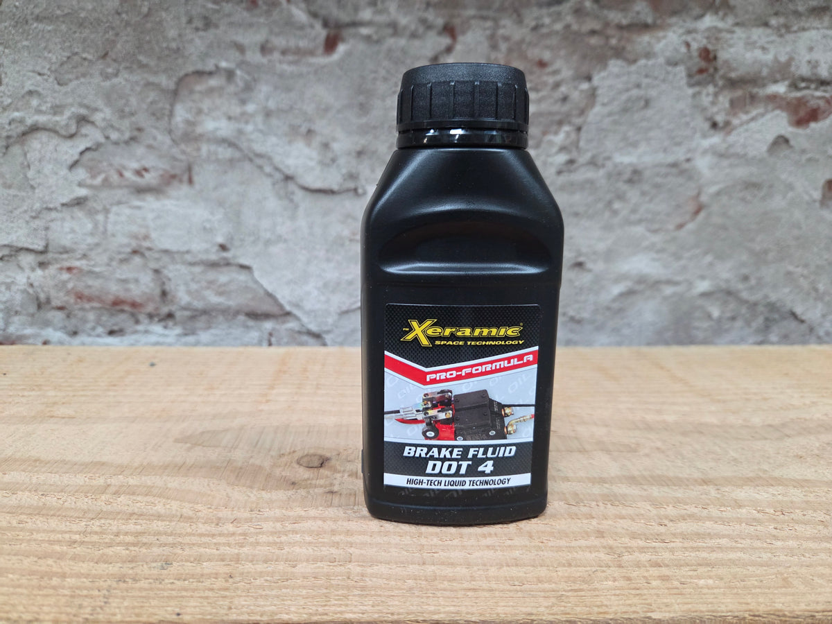 XERAMIC remvloeistof DOT 4 - 250ml voor motor en auto