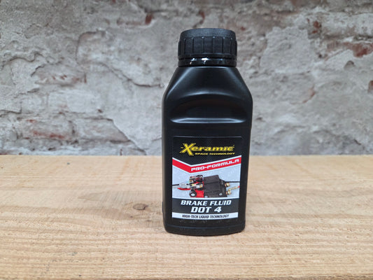 XERAMIC remvloeistof DOT 4 - 250ml voor motor en auto