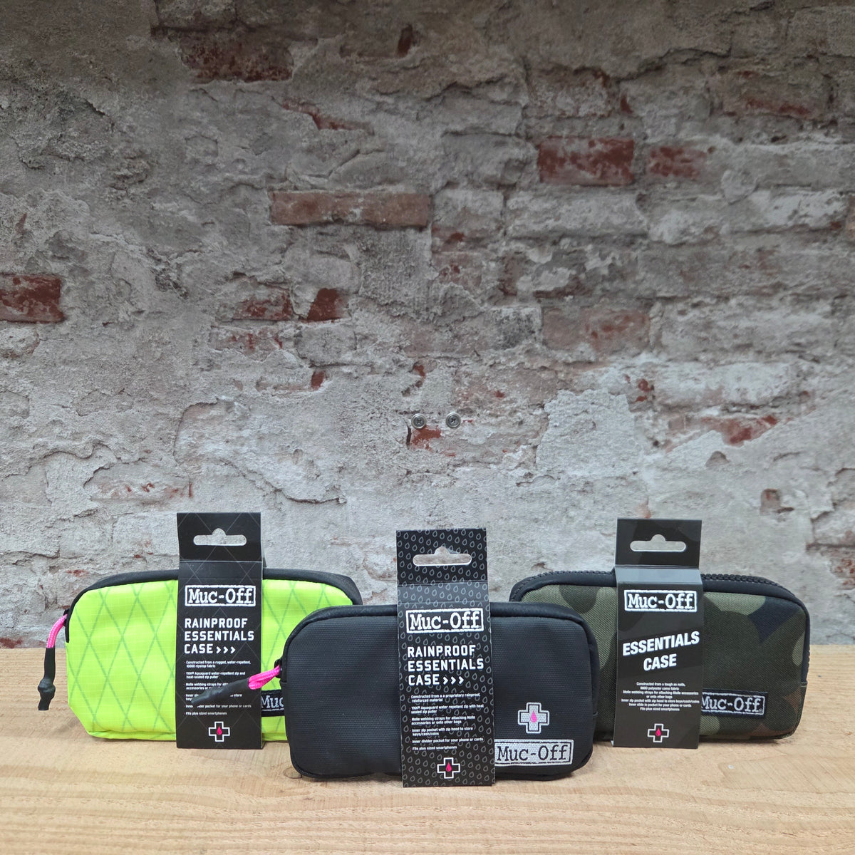 MUC-OFF ESSENTIAL CASE  