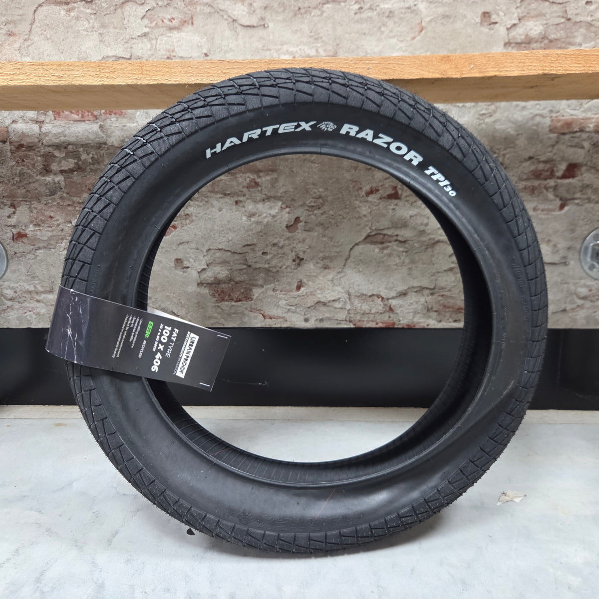 Urban Proof Razor buitenband 20 x 4.00 in de winkel