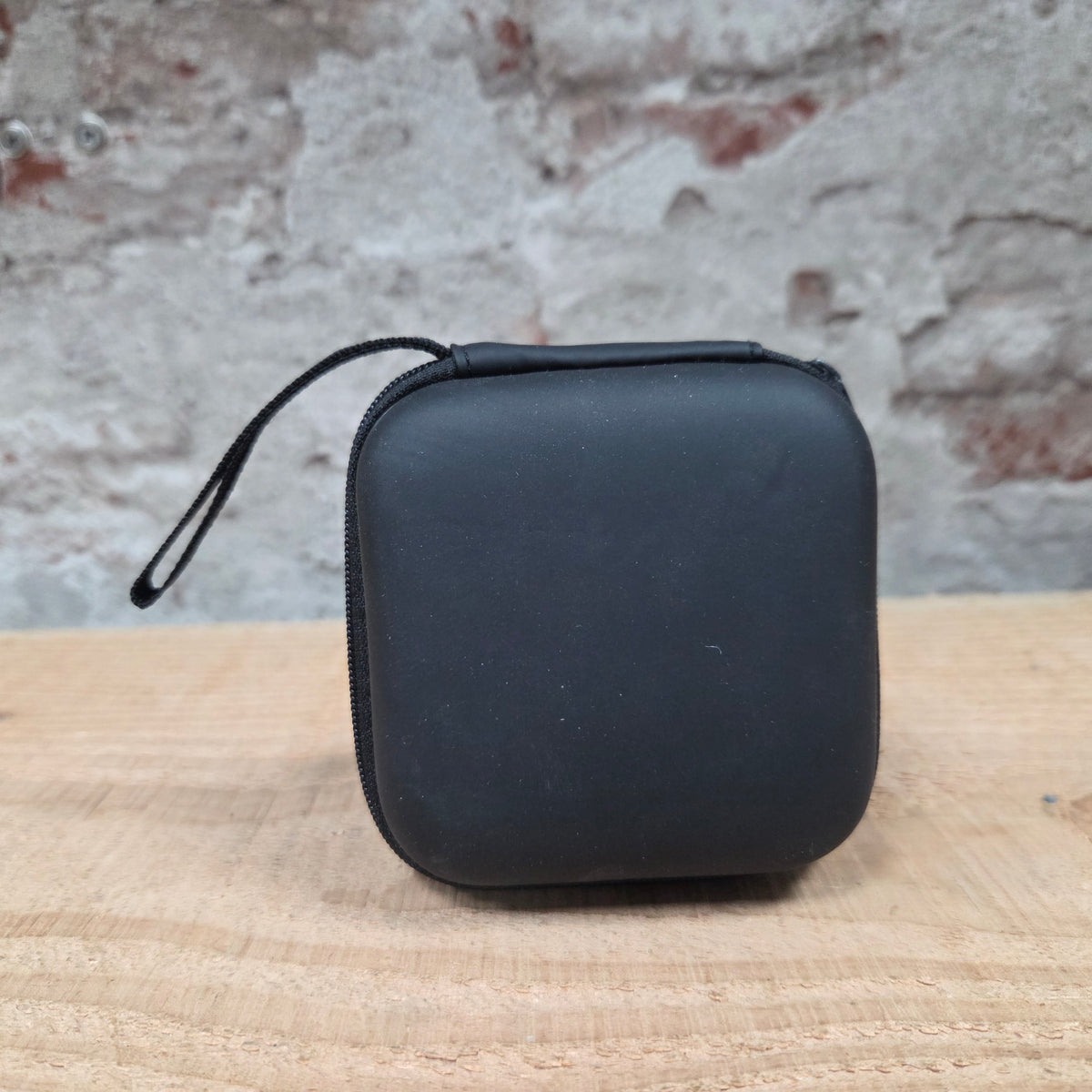 Craft Cadence mini pomp case - compacte zwarte EVA beschermhoes met rits voor elektrische fietspomp