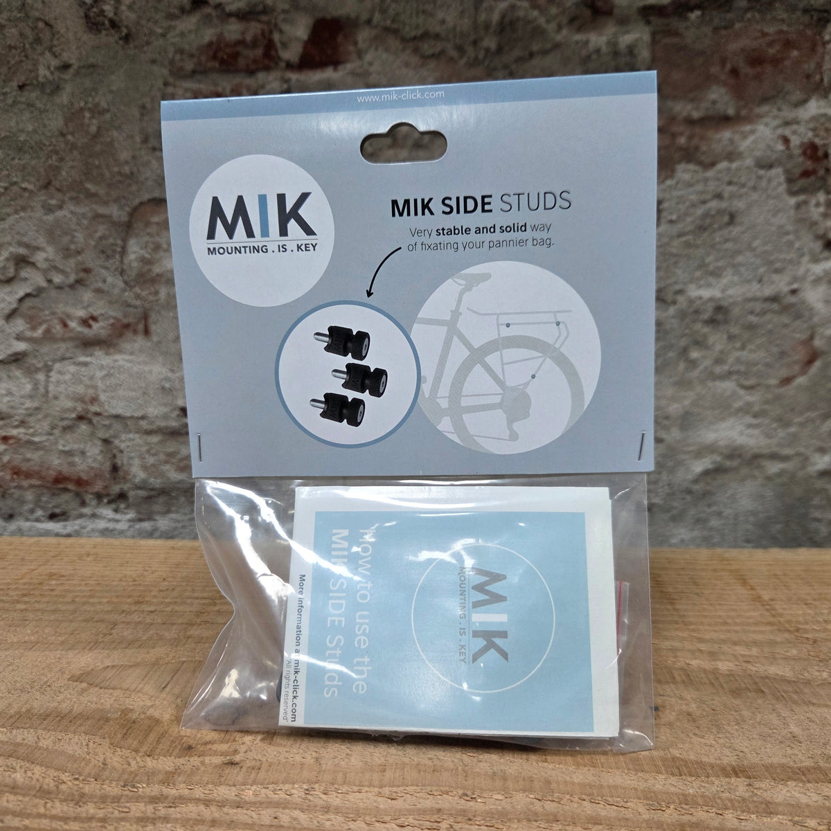 MIK Side Studs Set in de verpakking