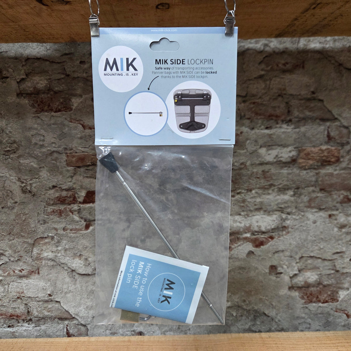 Basil MIK Side Lock-Pin met hangslotje in de verpakking
