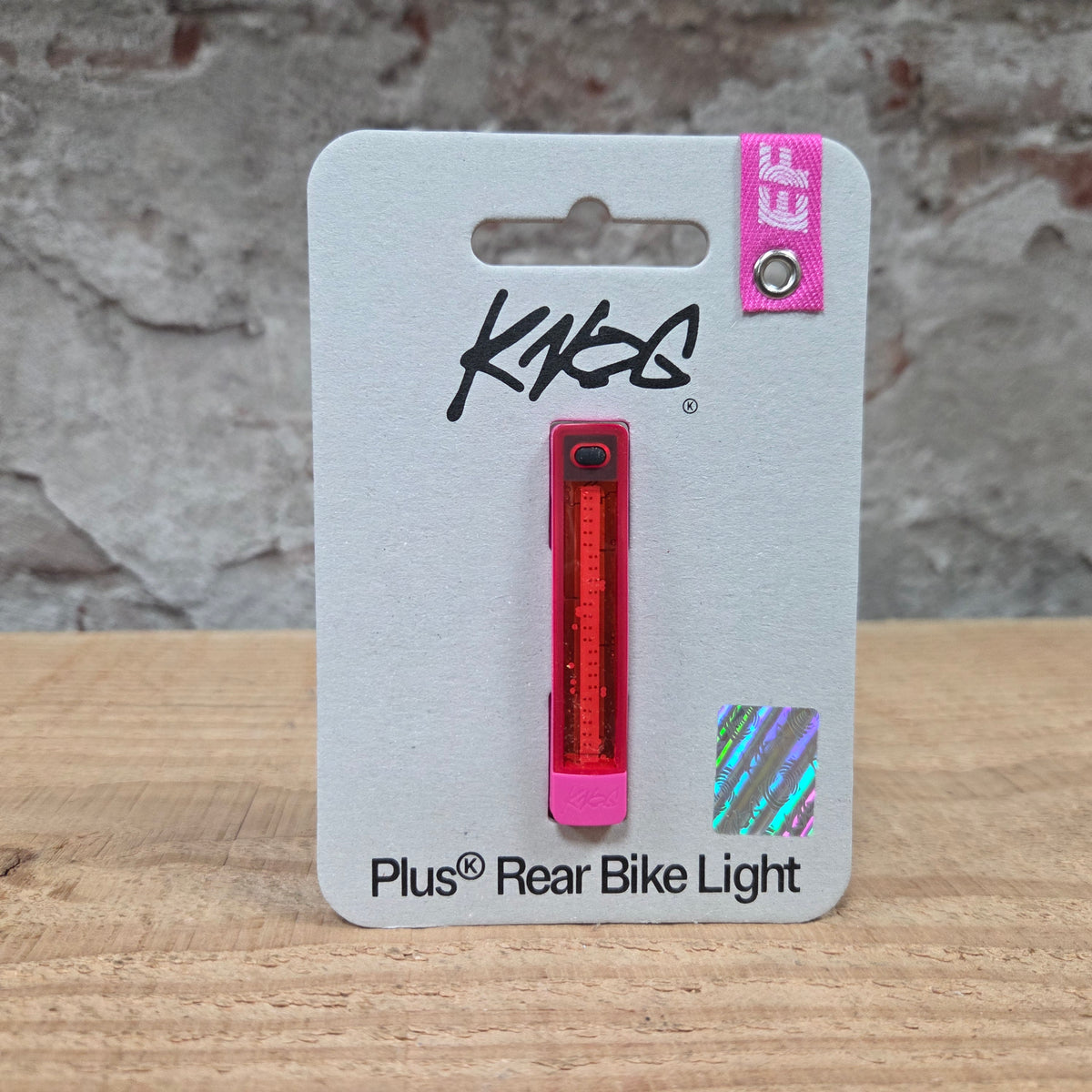 KNOG x EF Plus Rear Bike Light - in de verpakking