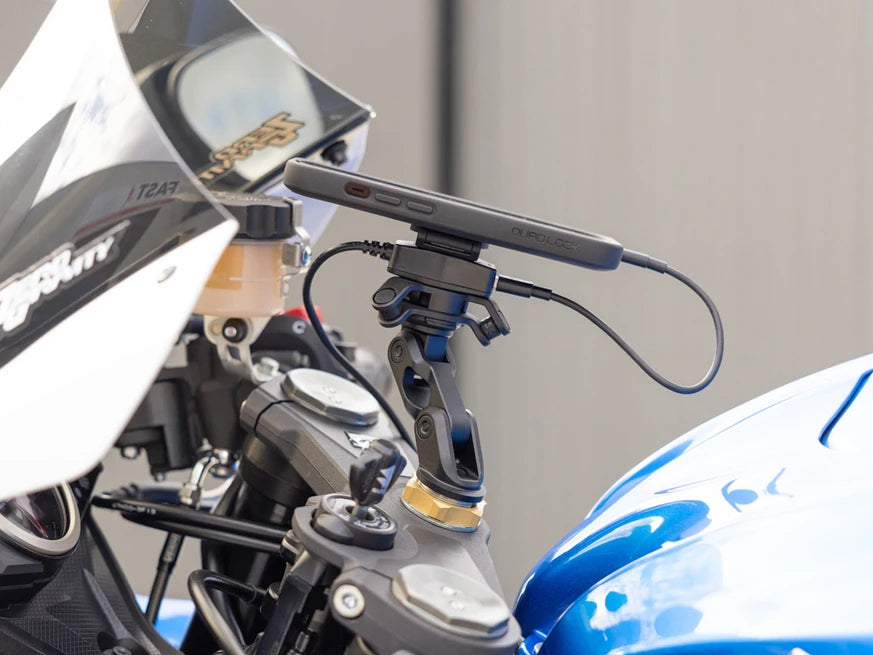 Quad Lock Motorcycle USB Charger - gemonteerd op de motorhouder
