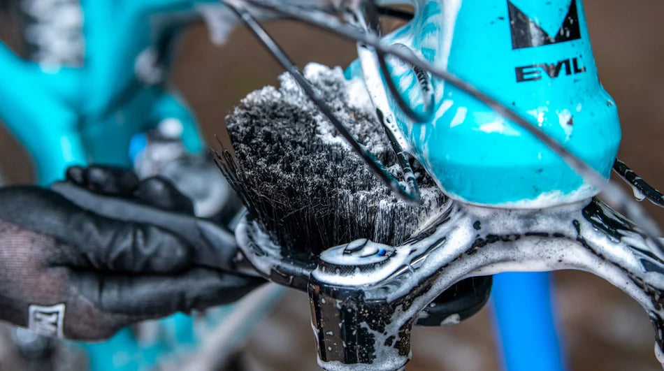 Muc-Off Soft Washing Brush - ook voor de fiets hier in gebruik