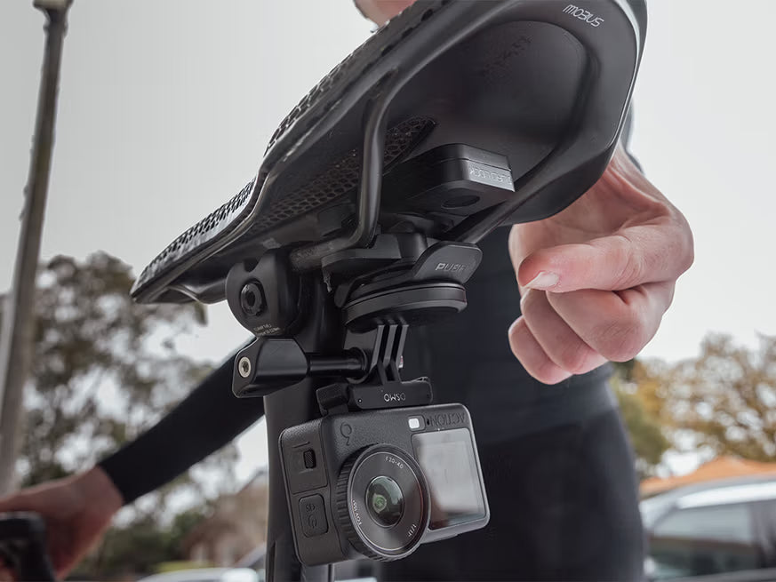 QUAD LOCK Bike Alarm and Finder - gemonteerd onder een fietszadel