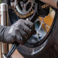 MUC-OFF Motorcycle Chain Cleaning Brush –vanaf de onderzijde ketting schoonmaken