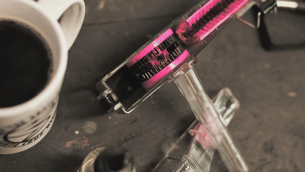 MUC-OFF x-3 dirty chain machine BINNENWERK MET DE BORSTELS
