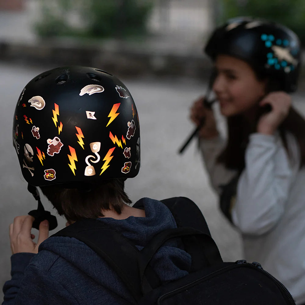 Reflective Berlin reflecterende stickers medium - lightning op helm