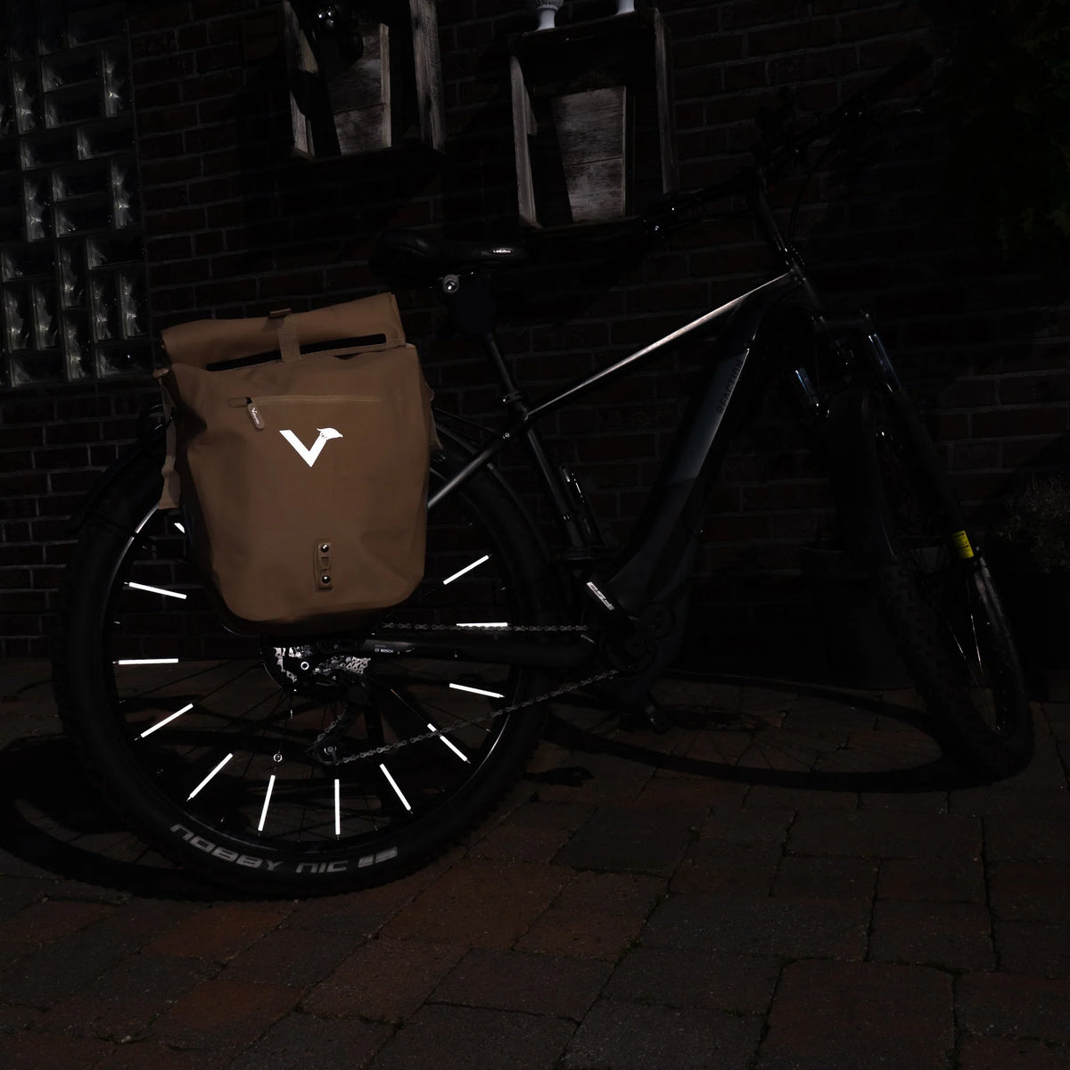 VALKENTAL NIGHT CLIPS om de achter spaken