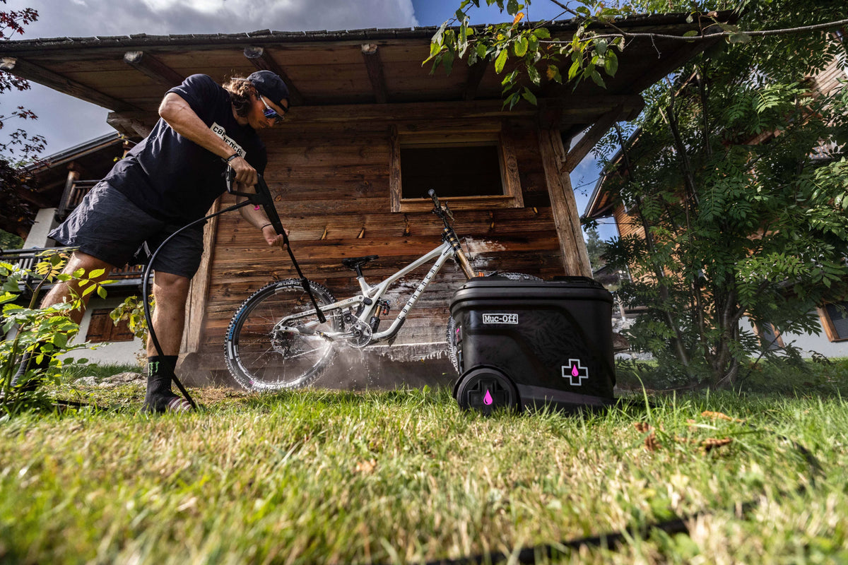 MUC-OFF Mobile Washing Bundle – ook voor in de tuin makkelijk te gebruiken