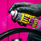Muc-Off Glue and Sealant Remover - in gebruik met het vervangen van velglint