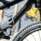MUC-OFF Miracle Shine 500ml – polish aanbrengen op een mtb
