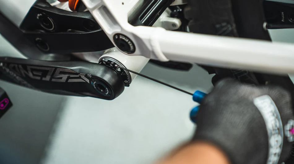 MUC-OFF Crank Preload Ring - een zwarte afstellen