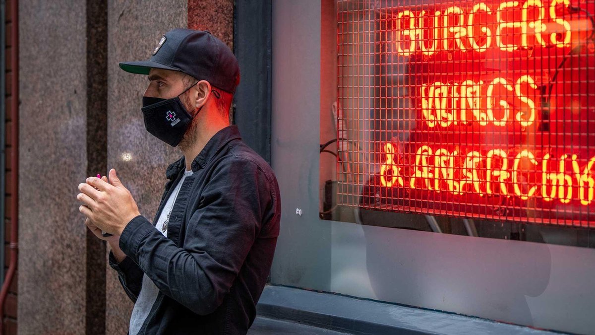 Muc-Off Face Mask - gedragen door een man