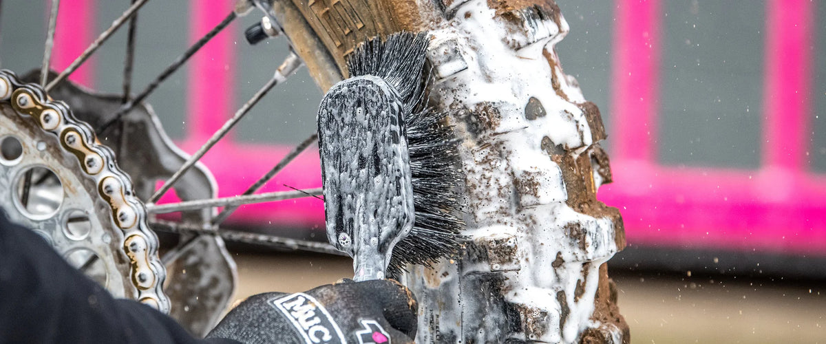 Muc-Off Tyre & Cassette Brush - banden schoonmaken