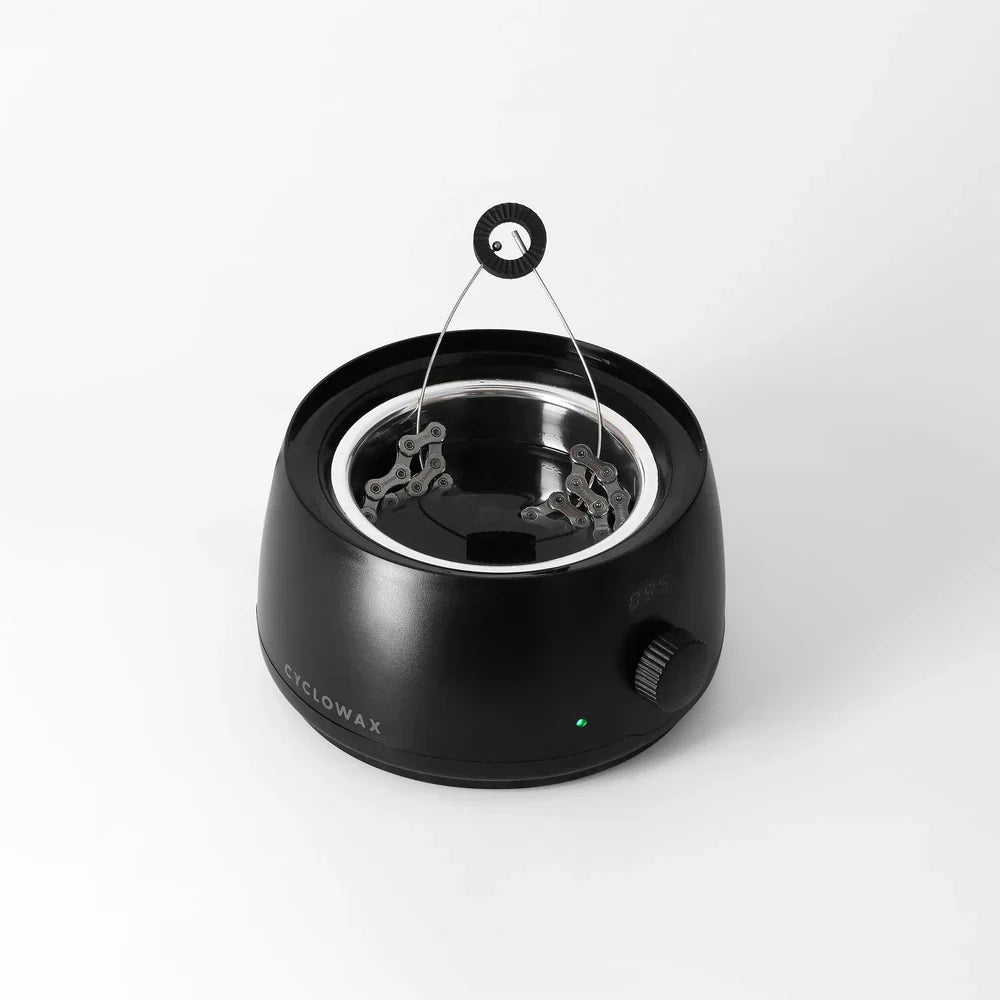 CYCLOWAX Waxing Kit – smeltbak met gesmolten waxtablet en ketting aan koord