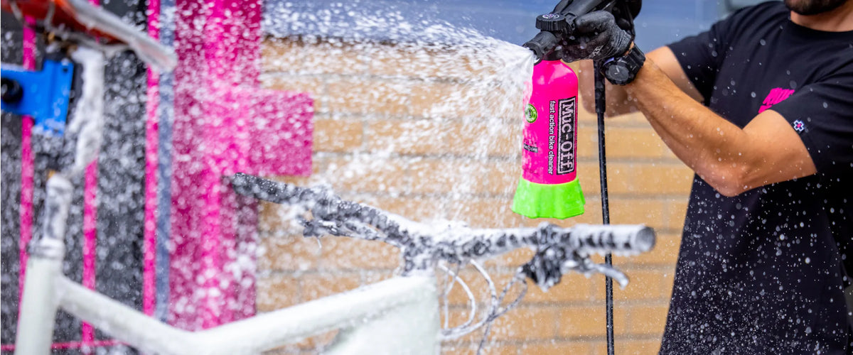 Muc-Off Bottle For Life Bundle met 4 Punk Powder zakjes - te monteren op de drukspuit voor extra schuim