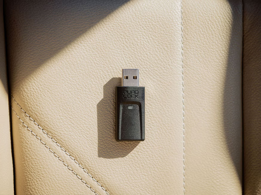 QUAD LOCK kabelloser CarPlay & Android Auto Adapter