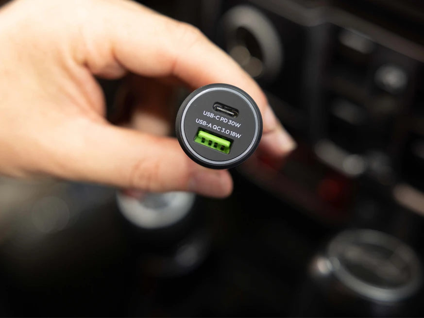 QUAD LOCK 48W Dual USB Autolader – USB-A QC3.0 en USB-C PD snellader voor auto met 2 aansluitingen