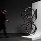 Steadyrack ProFlex Narrow wandrek voor racefietsen en gravelbikes gemonteerd op de muur