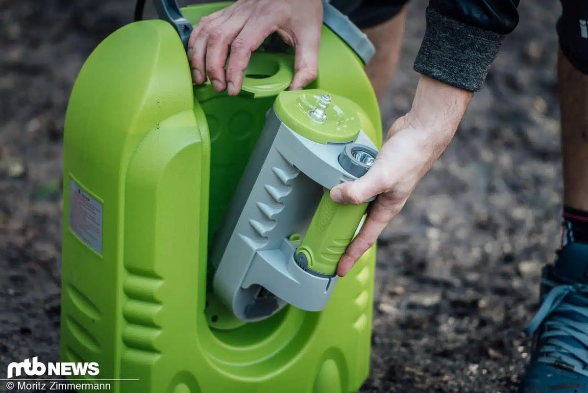 AQUA2GO PRO - makkelijke demontage accu en zaklamp
