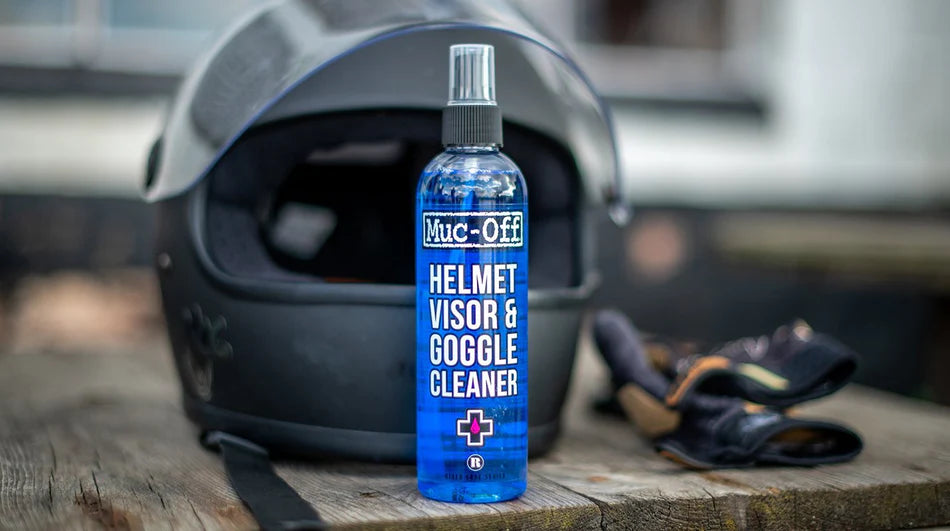 Muc-Off Helmet Visor & Goggle Cleaning Kit - goggle cleaner
