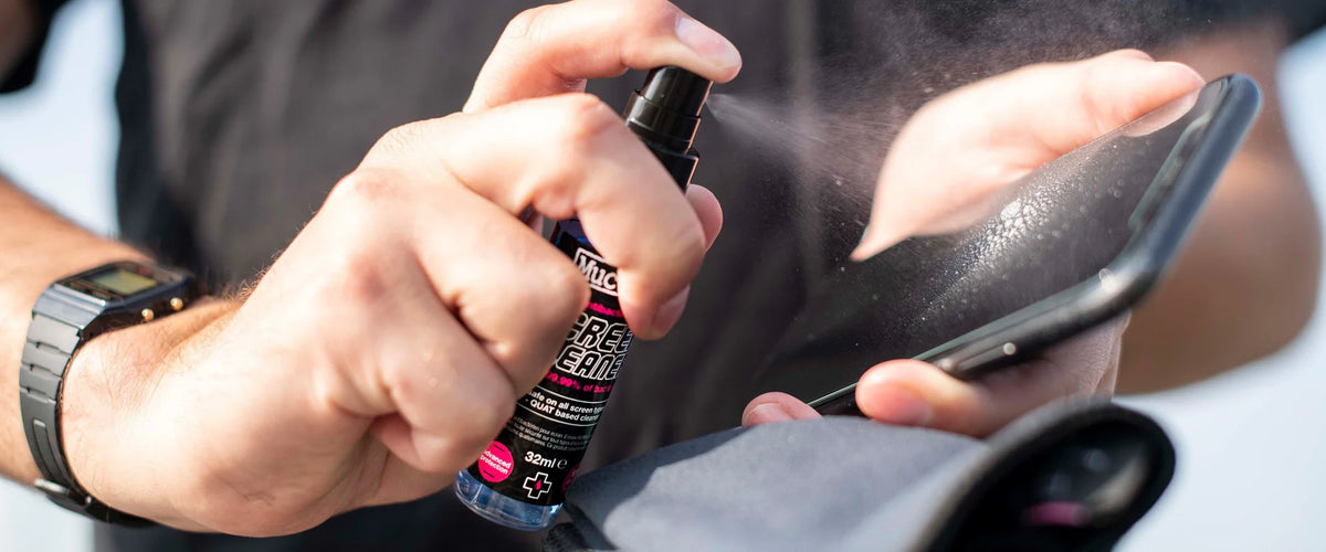 Muc-Off Screen Cleaner - hier het schoonmaken van je telefoon