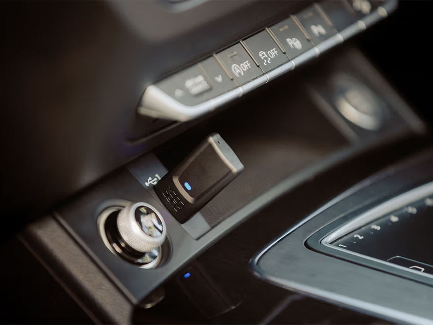 QUAD LOCK kabelloser CarPlay & Android Auto Adapter