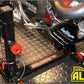 RISK Racing Lock-N-Load motorverankeringssysteem - met een motor in de steun
