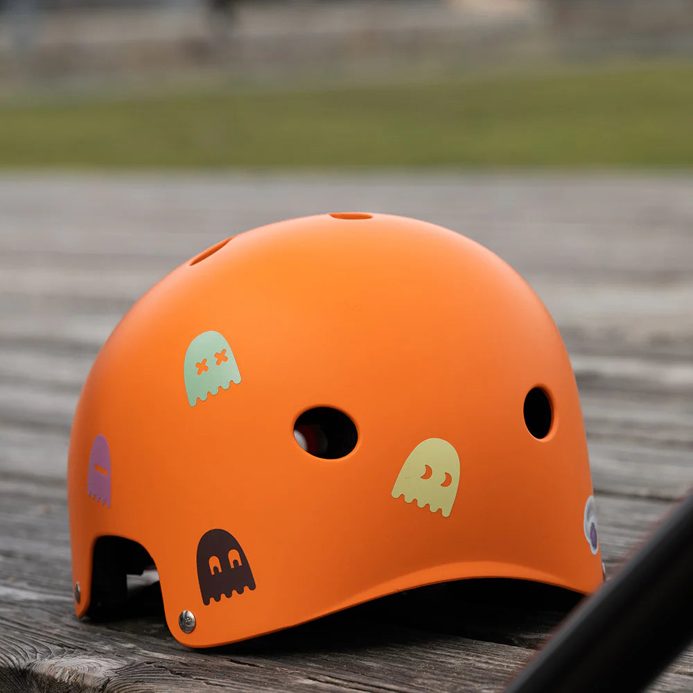 Reflective Berlin reflecterende stickers small voor kinderen ghost op een oranje helm