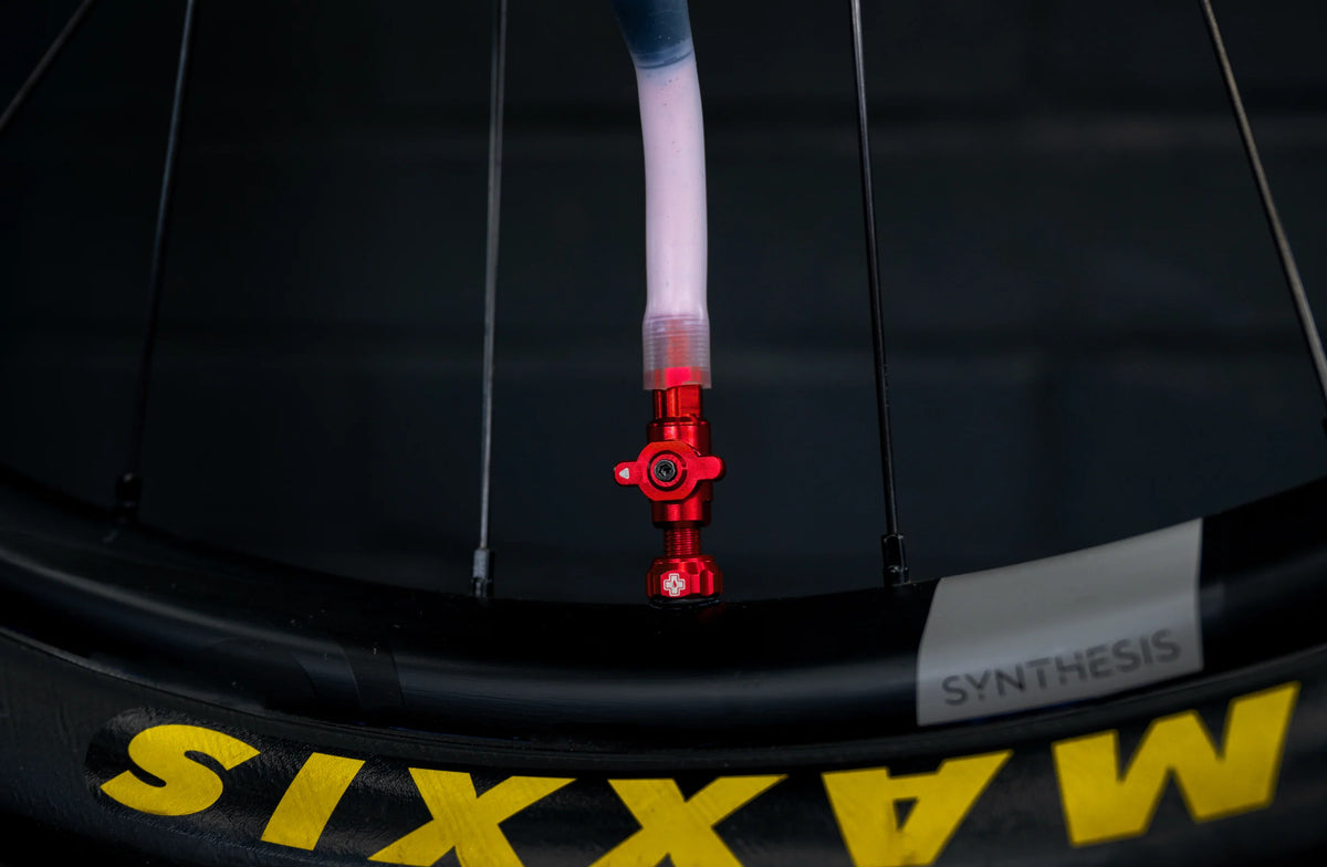 MUC-OFF tubeless ventiel - big bore lite selant loopt niet terug met de klep dicht